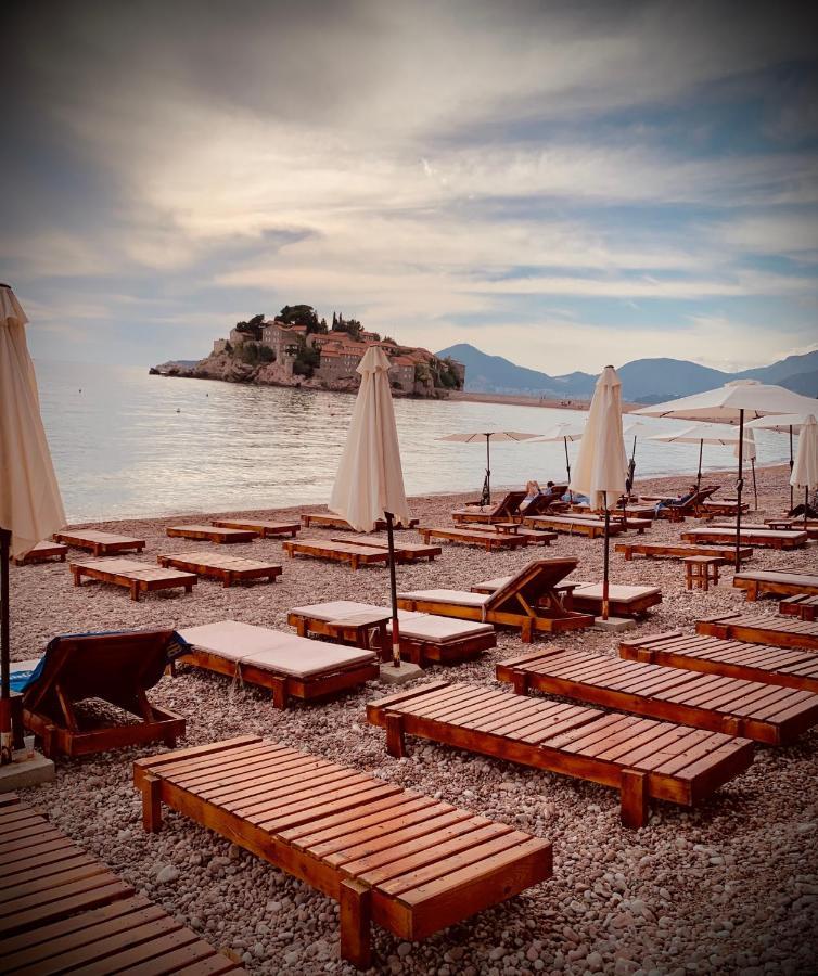 Sound Of The Sea Apartment Sveti Stefan Exteriör bild