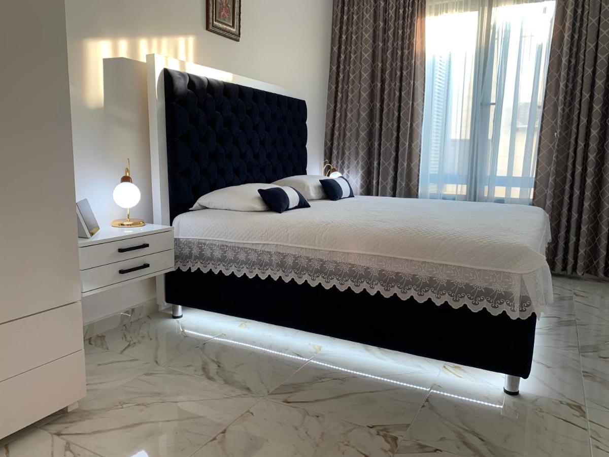 Sound Of The Sea Apartment Sveti Stefan Exteriör bild
