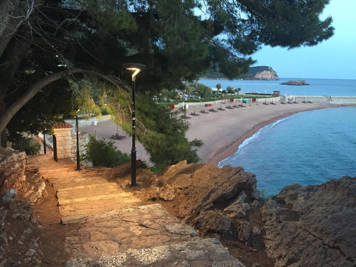 Sound Of The Sea Apartment Sveti Stefan Exteriör bild
